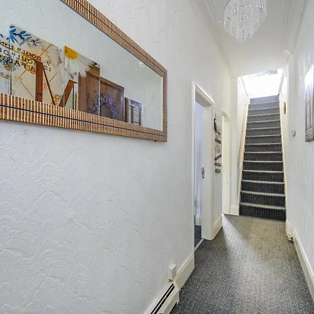 Pensjonat -ra15cfa- For Relaxed And Cosy With Free Parking Leeds (West Yorkshire)
