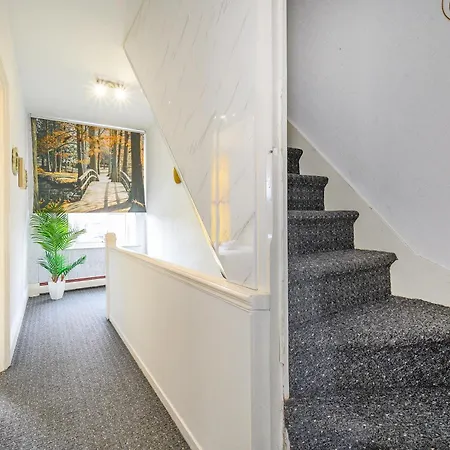 Pensjonat -ra15cfa- For Relaxed And Cosy With Free Parking Leeds (West Yorkshire)