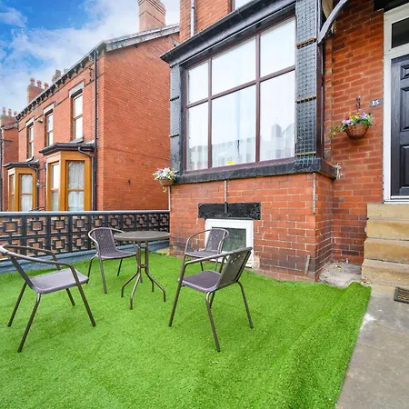-ra15cfa- For Relaxed And Cosy With Free Parking * 利兹