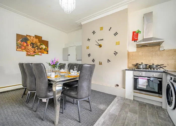 -ra15cfa- For Relaxed And Cosy With Free Parking בית הארחה לידס