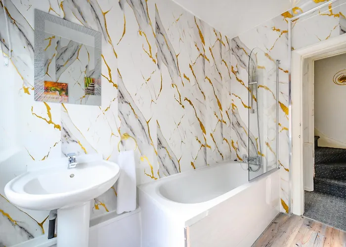 -ra15cfa- For Relaxed And Cosy With Free Parking