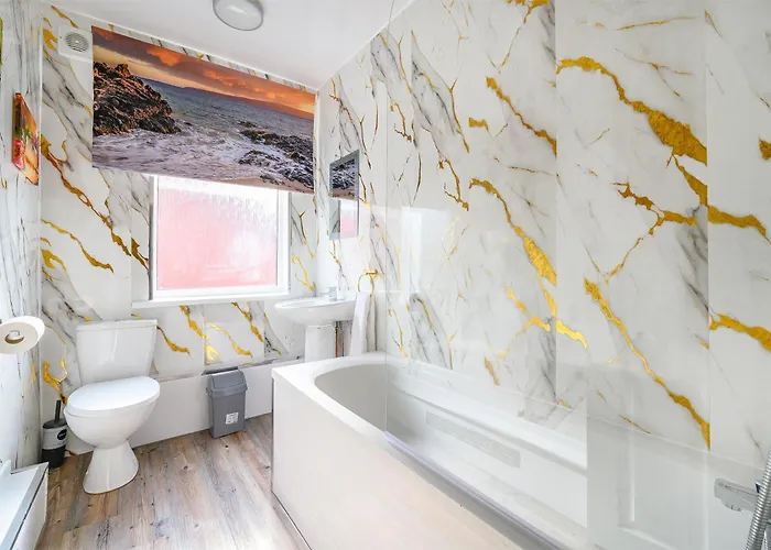 -ra15cfa- For Relaxed And Cosy With Free Parking Guest house